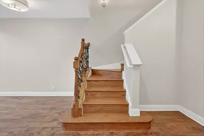 8461 Callie Avenue, Morton Grove, IL 60053 - Photo 15