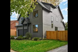 1917 Washington Ave, Wilmette, IL 60091 - Photo 3