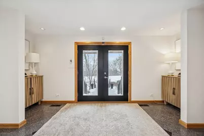 8425 Hickory Court, Burr Ridge, IL 60527 - Photo 5