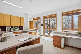 8425 Hickory Ct, Burr Ridge, IL 60527 - Photo 17