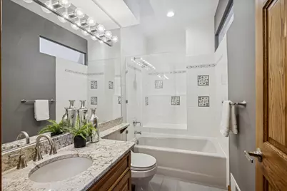 8425 Hickory Court, Burr Ridge, IL 60527 - Photo 35