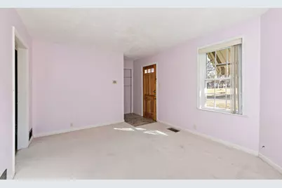 917 N 7th Street, Dekalb, IL 60115 - Photo 5