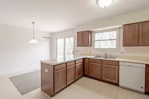 182 Montclair Rd, Vernon Hills, IL 60061 - Photo 5