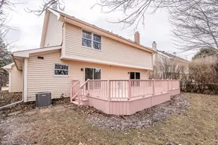 182 Montclair Rd, Vernon Hills, IL 60061 - Photo 15