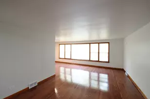 10945 S Lowe Ave, Chicago, IL 60628 - Photo 13