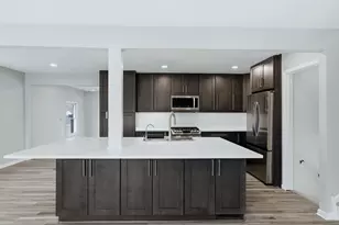 28W032 Roosevelt Rd, Winfield, IL 60190 - Photo 7