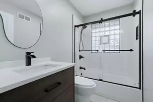 28W032 Roosevelt Rd, Winfield, IL 60190 - Photo 11