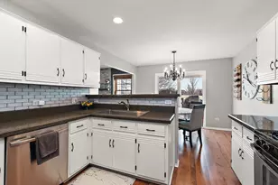 17225 Arrowhead Dr, Lockport, IL 60441 - Photo 9