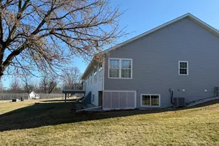 633 Park View St, Pecatonica, IL 61063 - Photo 57