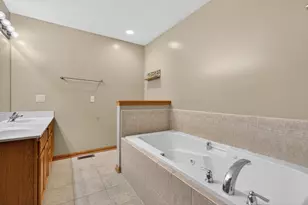 550 Madison Ln, Elgin, IL 60123 - Photo 23