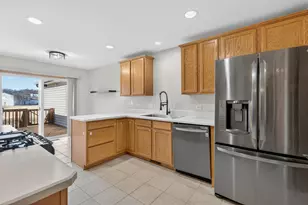 550 Madison Ln, Elgin, IL 60123 - Photo 11