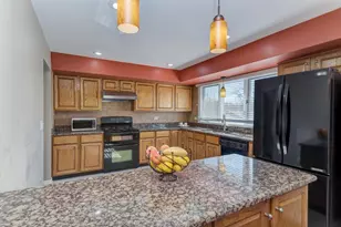 182 Lockwood Ln, Bloomingdale, IL 60108 - Photo 9