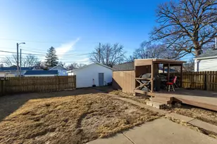 1610 30th St, Rock Island, IL 61201 - Photo 25