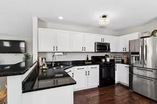 222 Bakers Dr W, Lakemoor, IL 60051 - Photo 7