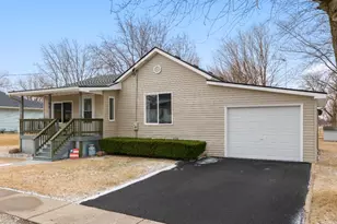 193 Chicago Rd, Paw Paw, IL 61353 - Photo 3