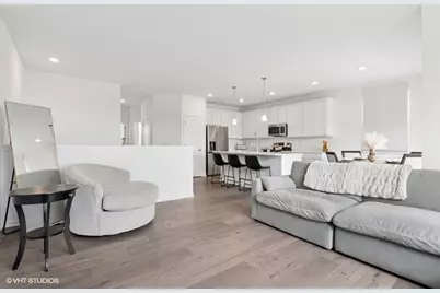 540 Comstock Road, South Elgin, IL 60177 - Photo 3