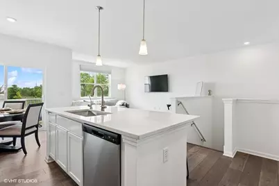 540 Comstock Road, South Elgin, IL 60177 - Photo 5