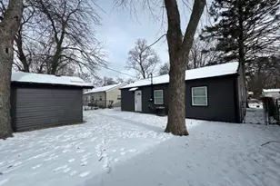 16752 Artesian Ave, Hazel Crest, IL 60429 - Photo 3