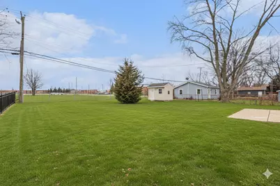 323 Chicago Road, Oswego, IL 60543 - Photo 23