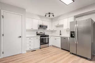 323 Chicago Rd, Oswego, IL 60543 - Photo 9