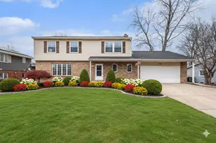 323 Chicago Rd, Oswego, IL 60543 - Photo 1