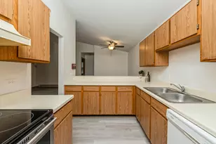 1371 Cunat Ct, Lake in the Hills, IL 60156 - Photo 3