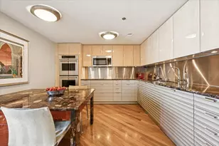 161 E Chicago Ave, Chicago, IL 60611 - Photo 13