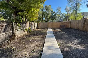 11333 S Edbrooke Ave, Chicago, IL 60628 - Photo 23