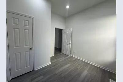 11333 S Edbrooke Avenue, Chicago, IL 60628 - Photo 11