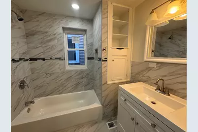 11333 S Edbrooke Avenue, Chicago, IL 60628 - Photo 9