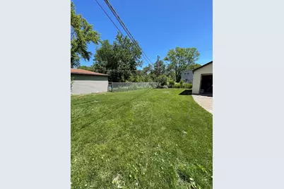 325 Columbia Avenue, Des Plaines, IL 60016 - Photo 13