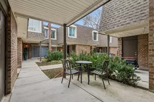 1627 W Belle Plaine Ave, Chicago, IL 60613 - Photo 23