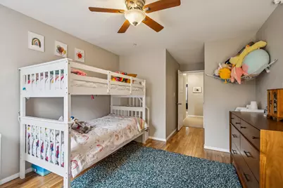 1627 W Belle Plaine Avenue, Chicago, IL 60613 - Photo 21