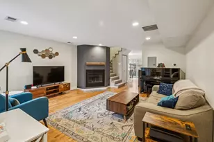 1627 W Belle Plaine Ave, Chicago, IL 60613 - Photo 3