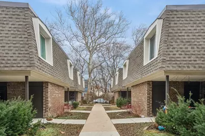 1627 W Belle Plaine Avenue, Chicago, IL 60613 - Photo 1