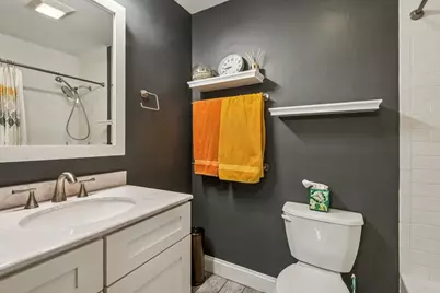 1627 W Belle Plaine Avenue, Chicago, IL 60613 - Photo 19