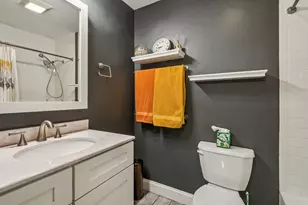 1627 W Belle Plaine Ave, Chicago, IL 60613 - Photo 19