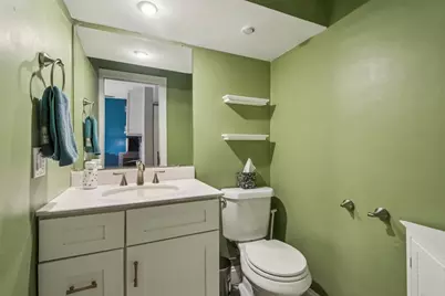 1627 W Belle Plaine Avenue, Chicago, IL 60613 - Photo 15