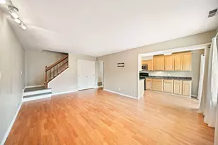 425 Harrison Ct, Vernon Hills, IL 60061 - Photo 5