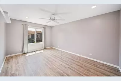 425 Harrison Court, Vernon Hills, IL 60061 - Photo 9