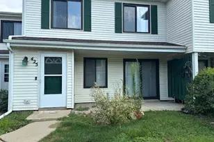 425 Harrison Ct, Vernon Hills, IL 60061 - Photo 1