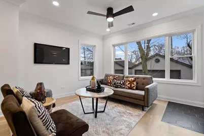 4546 N Knox Avenue, Chicago, IL 60630 - Photo 15