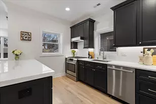 4546 N Knox Ave, Chicago, IL 60630 - Photo 13