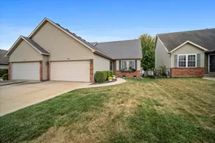 3509 Ballyford Dr, Bloomington, IL 61704 - Photo 3