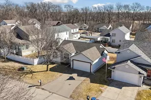 720 Cypress Dr, Colona, IL 61241 - Photo 29