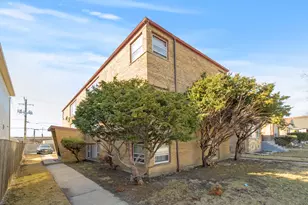 8624 S Maryland Ave, Chicago, IL 60619 - Photo 1