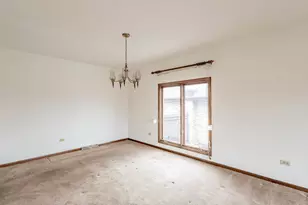 18549 Olde Farm Rd, Lansing, IL 60438 - Photo 3