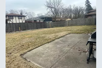 18549 Olde Farm Road, Lansing, IL 60438 - Photo 3