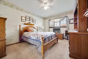 613 Tanglewood Dr, Streamwood, IL 60107 - Photo 11