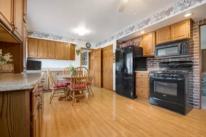 613 Tanglewood Drive, Streamwood, IL 60107 - Photo 7